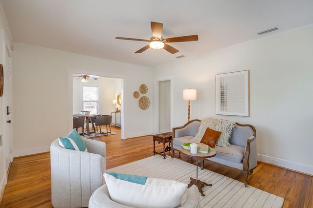 1105 Mistletoe Drive, Fort Worth, TX 76110