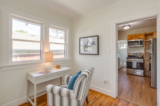 1105 Mistletoe Drive, Fort Worth, TX 76110