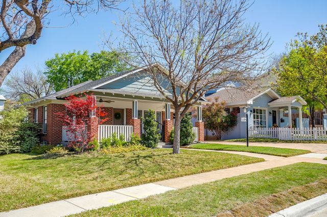 1105 Mistletoe Drive, Fort Worth, TX 76110