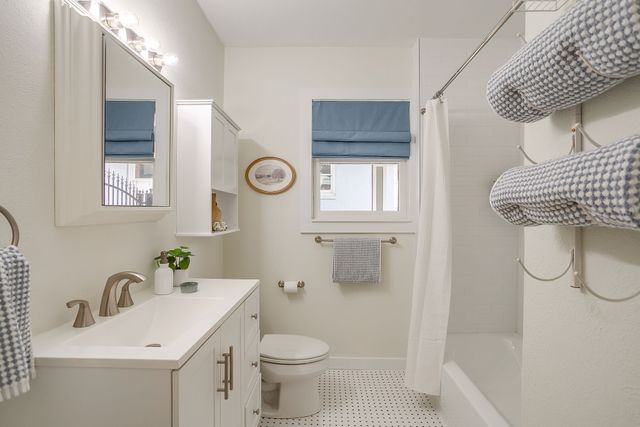 1105 Mistletoe Drive, Fort Worth, TX 76110