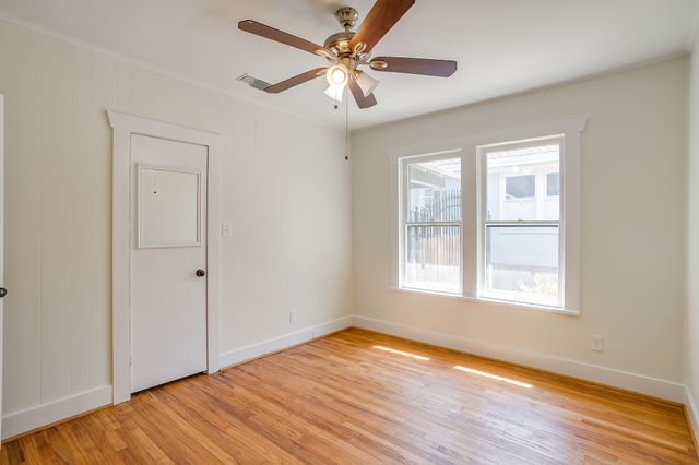 1105 Mistletoe Drive, Fort Worth, TX 76110