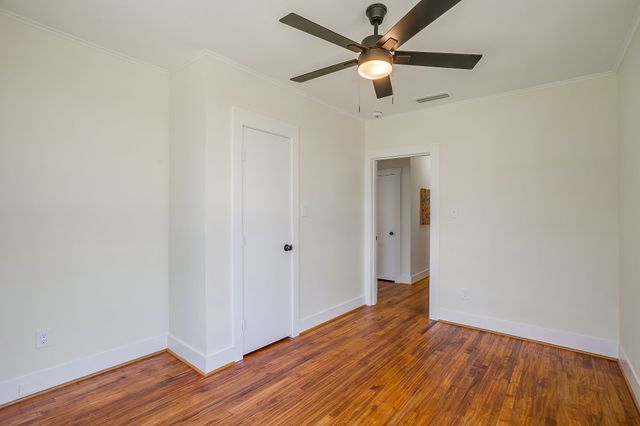 1105 Mistletoe Drive, Fort Worth, TX 76110