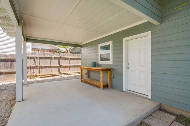 1105 Mistletoe Drive, Fort Worth, TX 76110