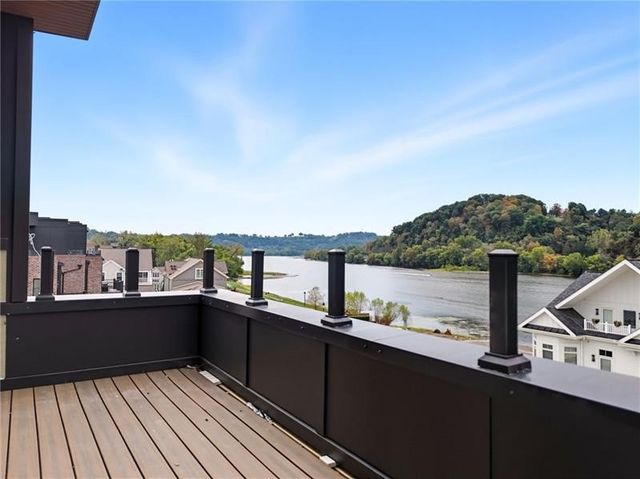 64 1st Street, Oakmont, PA 15139