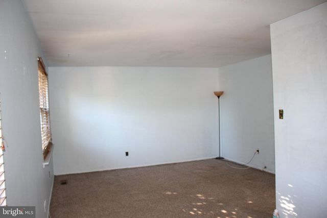 146 OAKMONT RD, Clementon, NJ 08021
