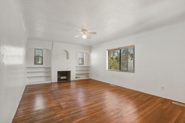 815 Girard Boulevard NE, Albuquerque, NM 87106