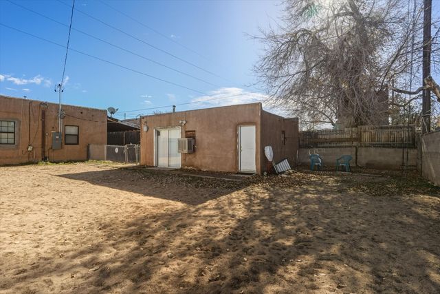 815 Girard Boulevard NE, Albuquerque, NM 87106