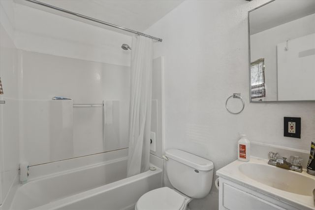 815 Girard Boulevard NE, Albuquerque, NM 87106