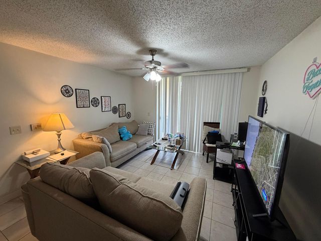 1743 Village Boulevard 106, West Palm Beach, FL 33409