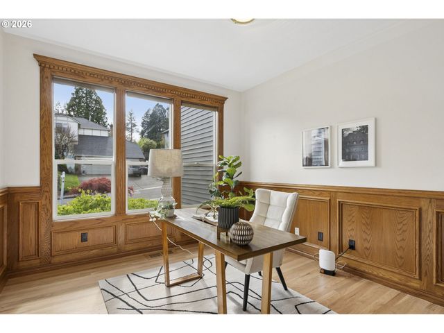 1317 STONEHAVEN Dr, West Linn, OR 97068