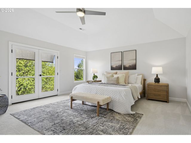 1317 STONEHAVEN Dr, West Linn, OR 97068