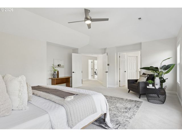 1317 STONEHAVEN Dr, West Linn, OR 97068