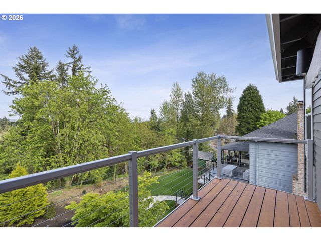 1317 STONEHAVEN Dr, West Linn, OR 97068