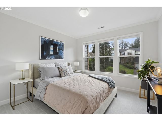 1317 STONEHAVEN Dr, West Linn, OR 97068