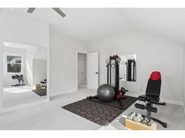 1317 STONEHAVEN Dr, West Linn, OR 97068