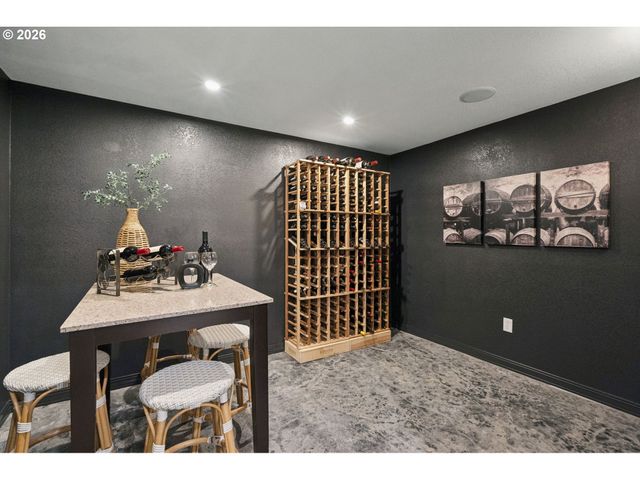 1317 STONEHAVEN Dr, West Linn, OR 97068