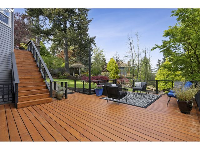 1317 STONEHAVEN Dr, West Linn, OR 97068