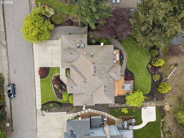 1317 STONEHAVEN Dr, West Linn, OR 97068