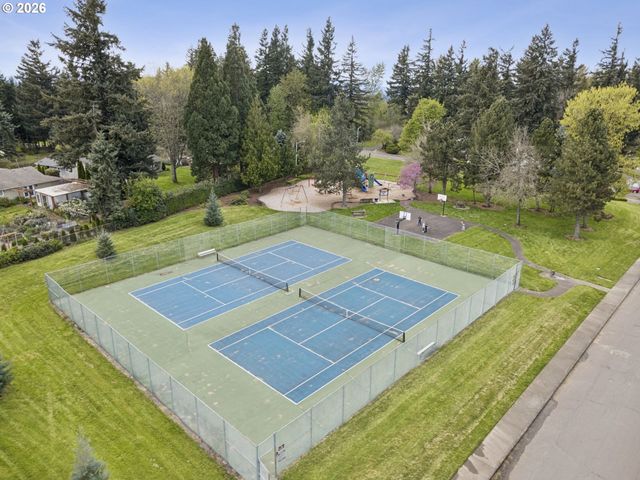 1317 STONEHAVEN Dr, West Linn, OR 97068