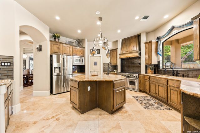 11011 Anaqua Spgs, Boerne, TX 78006