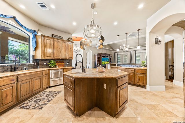 11011 Anaqua Spgs, Boerne, TX 78006