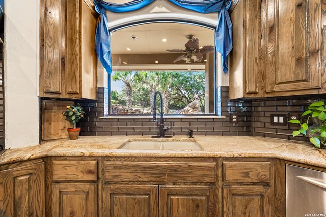 11011 Anaqua Spgs, Boerne, TX 78006
