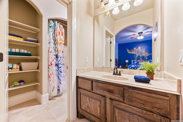 11011 Anaqua Spgs, Boerne, TX 78006