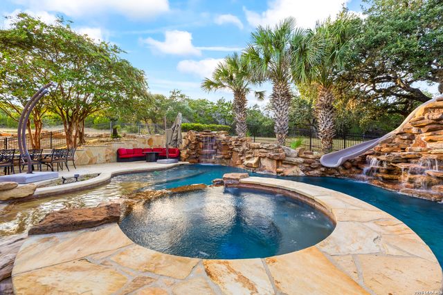 11011 Anaqua Spgs, Boerne, TX 78006