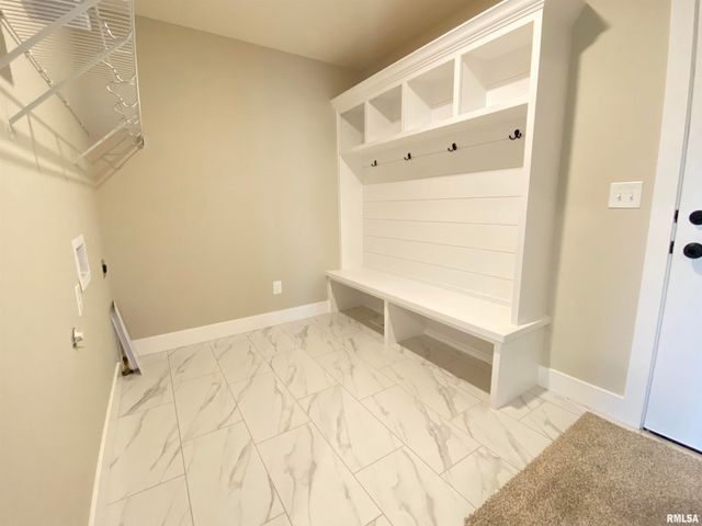 1200 Monday Court, Chatham, IL 62629