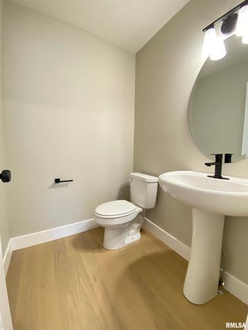 1200 Monday Court, Chatham, IL 62629