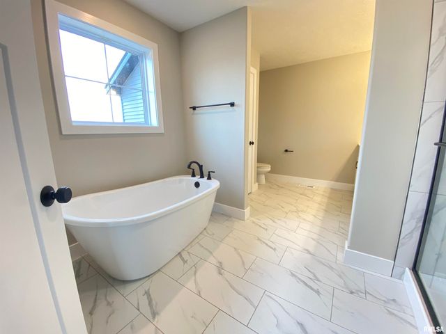 1200 Monday Court, Chatham, IL 62629