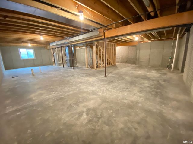 1200 Monday Court, Chatham, IL 62629