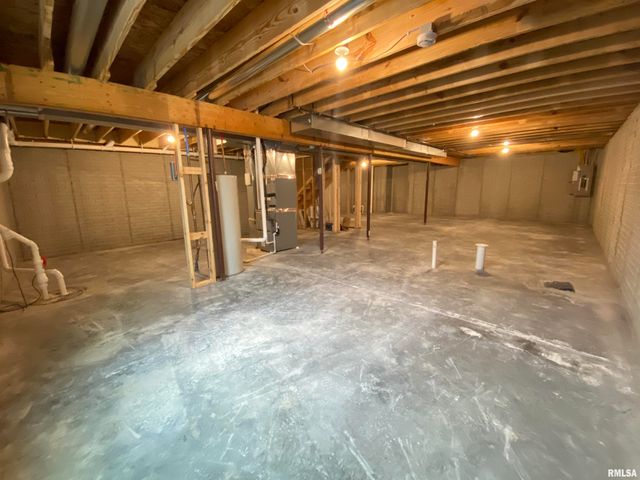 1200 Monday Court, Chatham, IL 62629