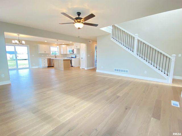 1200 Monday Court, Chatham, IL 62629