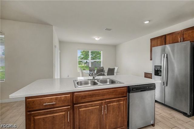 152 SE 27th TER, Cape Coral, FL 33904