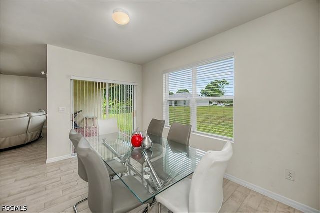 152 SE 27th TER, Cape Coral, FL 33904