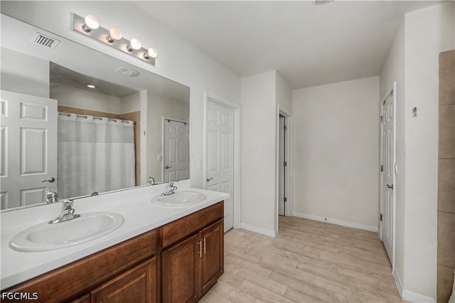 152 SE 27th TER, Cape Coral, FL 33904