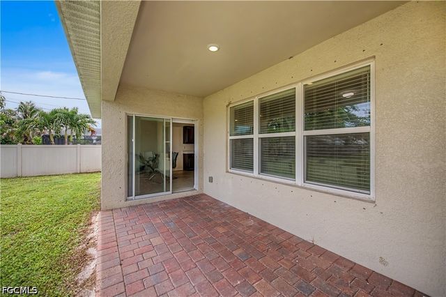 152 SE 27th TER, Cape Coral, FL 33904