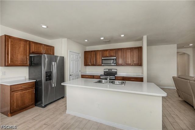 152 SE 27th TER, Cape Coral, FL 33904