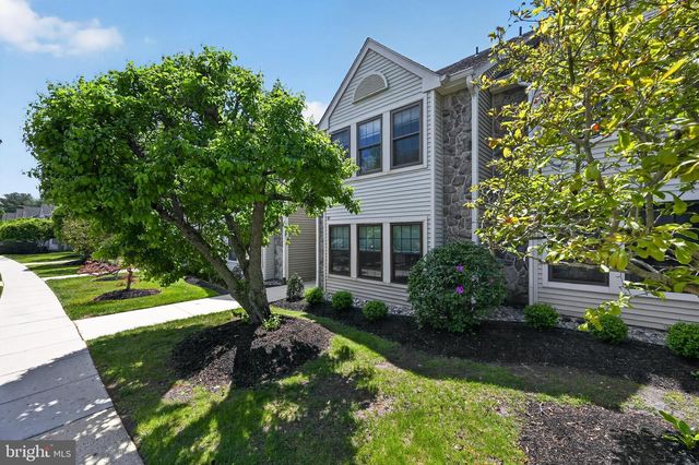 42 SUMMIT CT, Marlton, NJ 08053