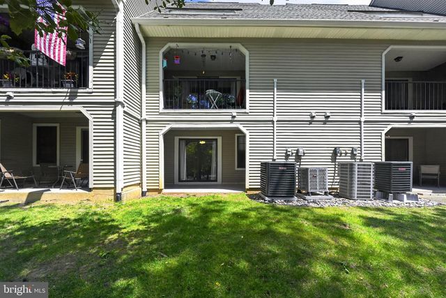 42 SUMMIT CT, Marlton, NJ 08053