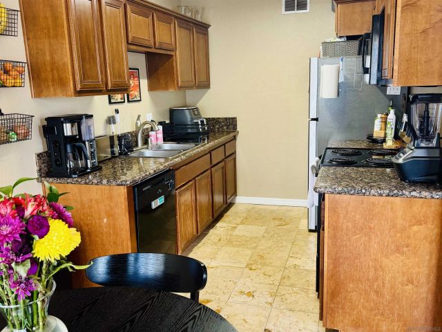 7594 Park Ridge Blvd 13, San Diego, CA 92120