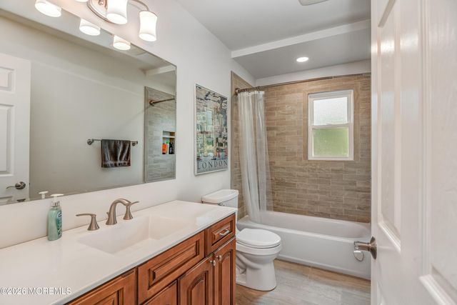 9 Strathmore Court, Freehold, NJ 07728