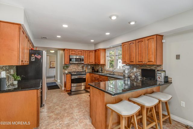 9 Strathmore Court, Freehold, NJ 07728