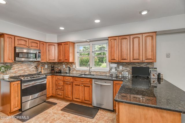 9 Strathmore Court, Freehold, NJ 07728