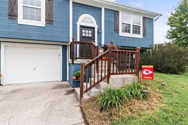19600 E 10th Street S, Independence, MO 64056