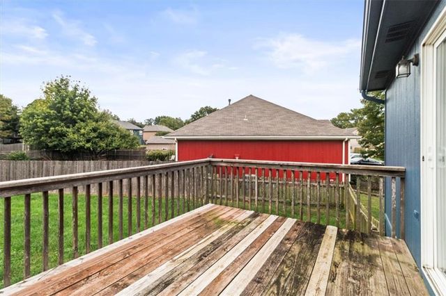 19600 E 10th Street S, Independence, MO 64056
