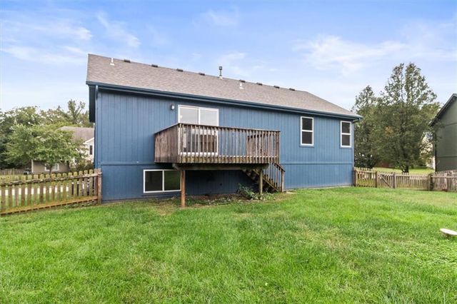 19600 E 10th Street S, Independence, MO 64056