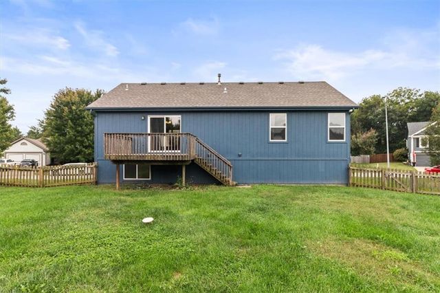 19600 E 10th Street S, Independence, MO 64056