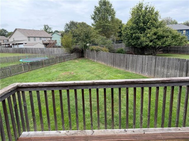 19600 E 10th Street S, Independence, MO 64056